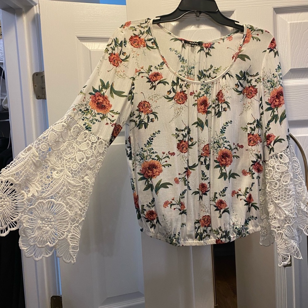 Floral top lace sleeves